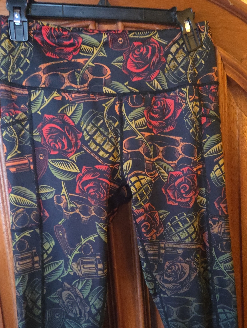 CVG Dressed To Kill Full Length Leggings M NWOT